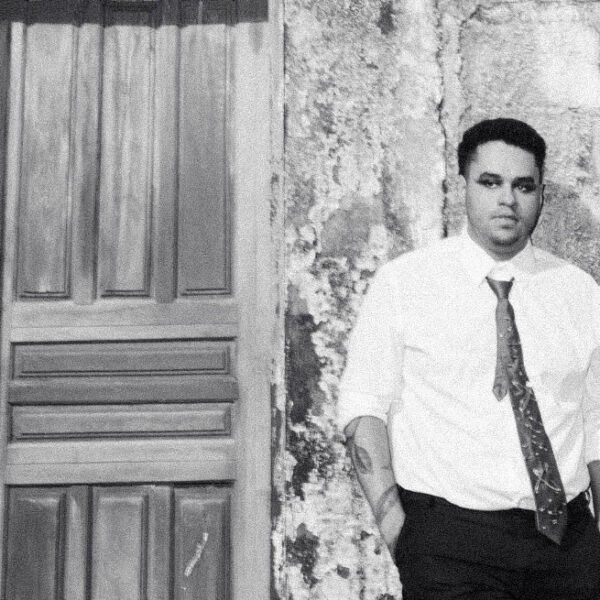 limmbo estreia na Casalago Records com ‘glitter eyes’, sobre o olhar