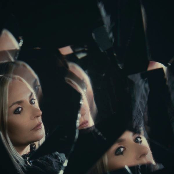 EIVØR lança novo single/videoclipe ‘SPØKILSIR / REVENANTS’