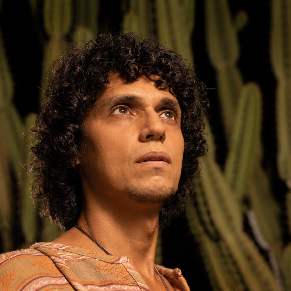 Luno entrelaça memória e imaginação em ‘Seres de Pano’, que antecede o álbum Mantracaru