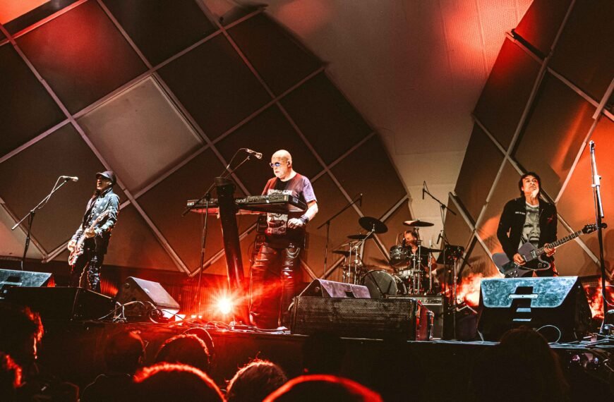 A Flock Of Seagulls: Uma viagem sonora aos anos 80 em uma estreia histórica no Brasil