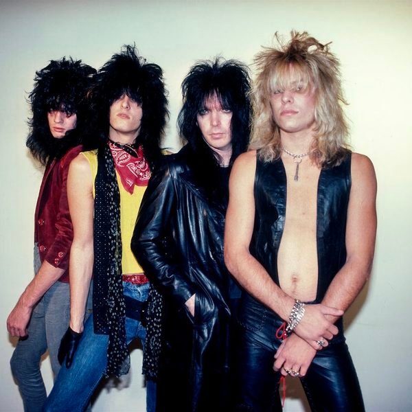 Mötley Crüe celebra 45 anos do lendário Too Fast For Love com faixas inéditas