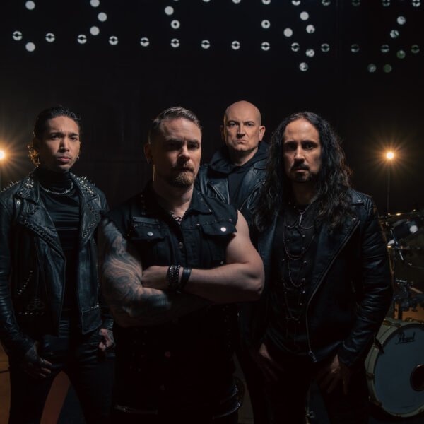 CROWNSHIFT anuncia novo álbum The Shadows We Buried e lança single/videoclipe ‘In The Dead Of Night’